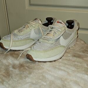 Nike Women's White and Cream Sneakers